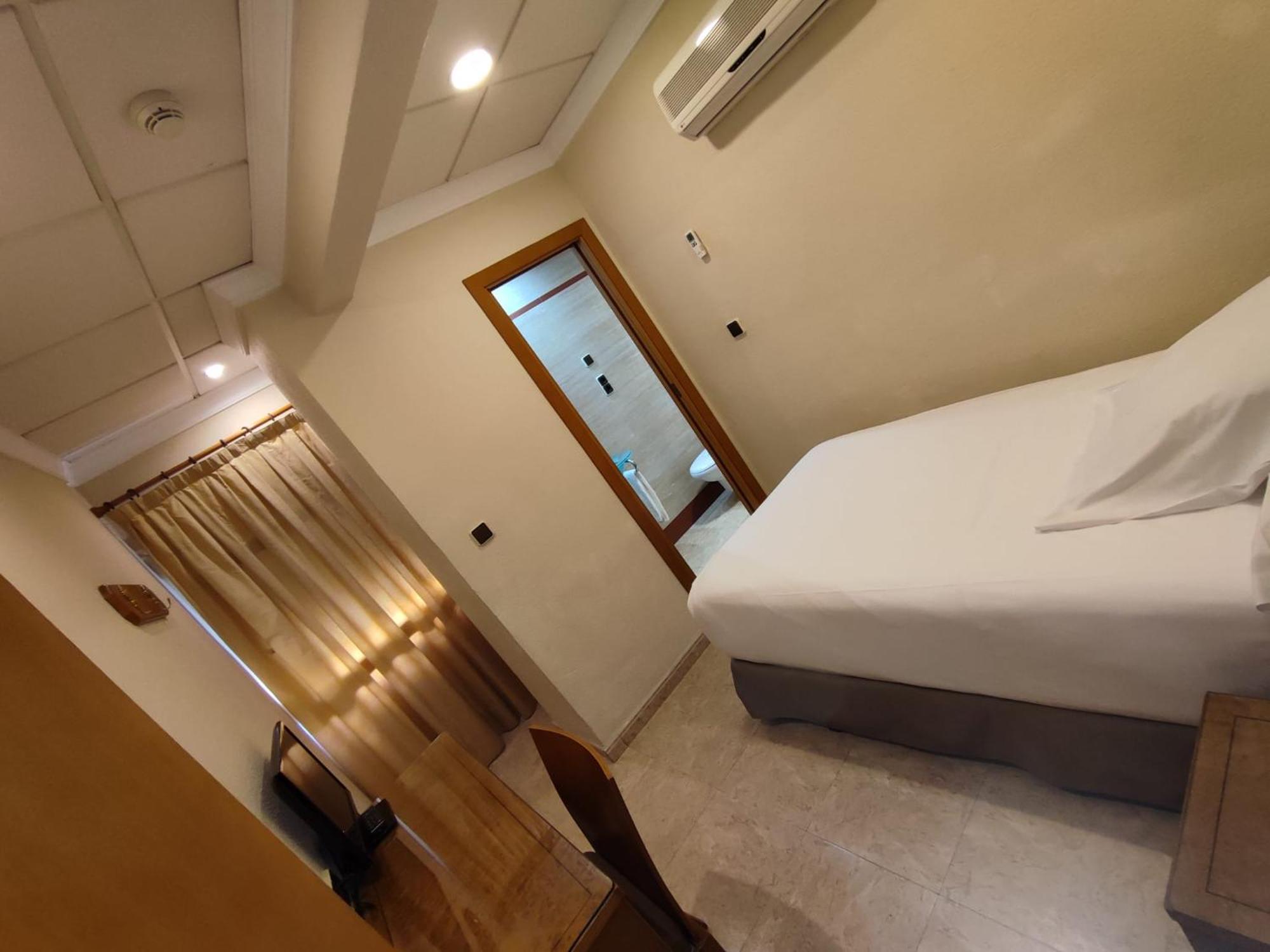 Hostal Moreno Сілья Екстер'єр фото