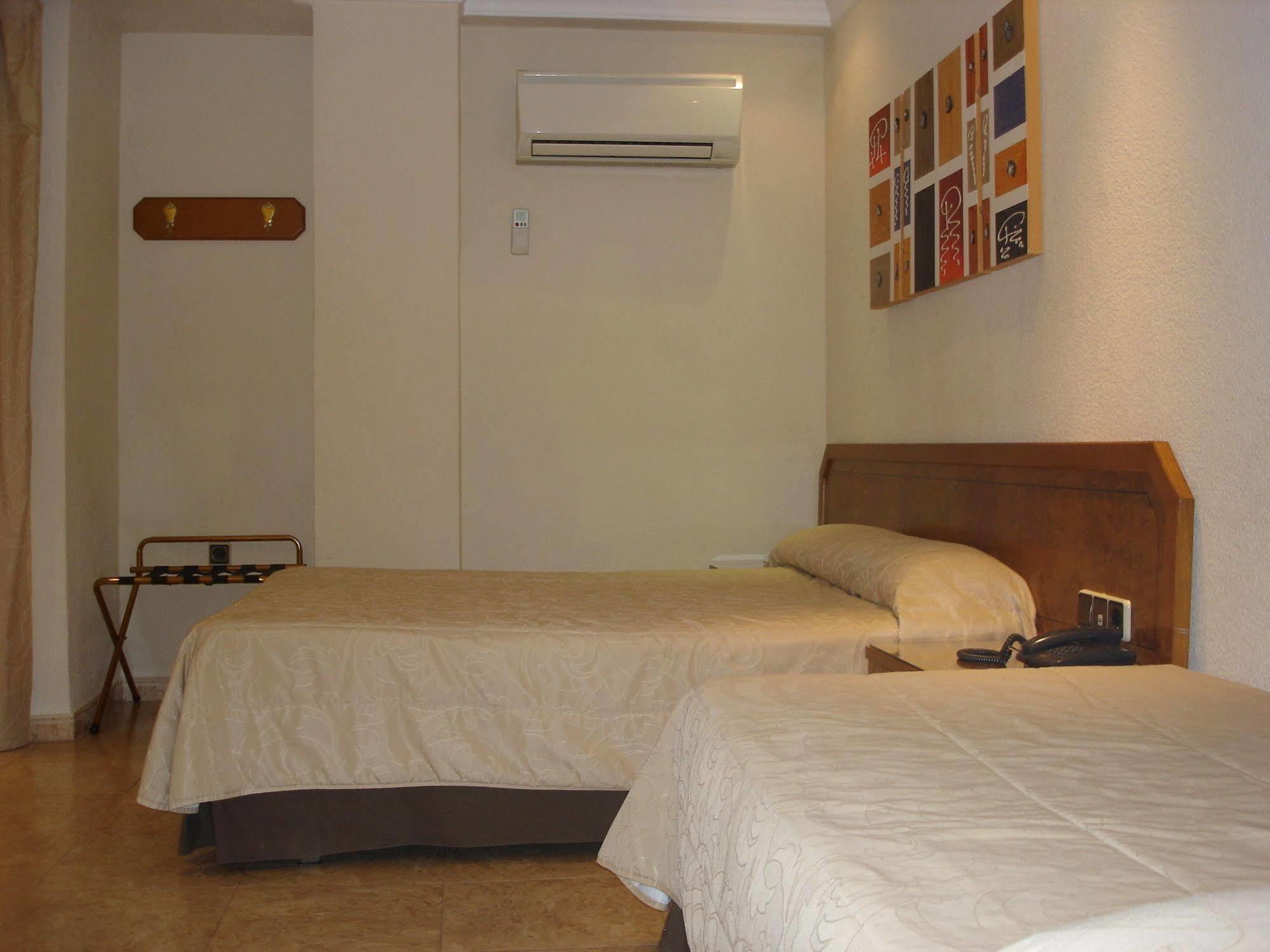 Hostal Moreno Сілья Екстер'єр фото