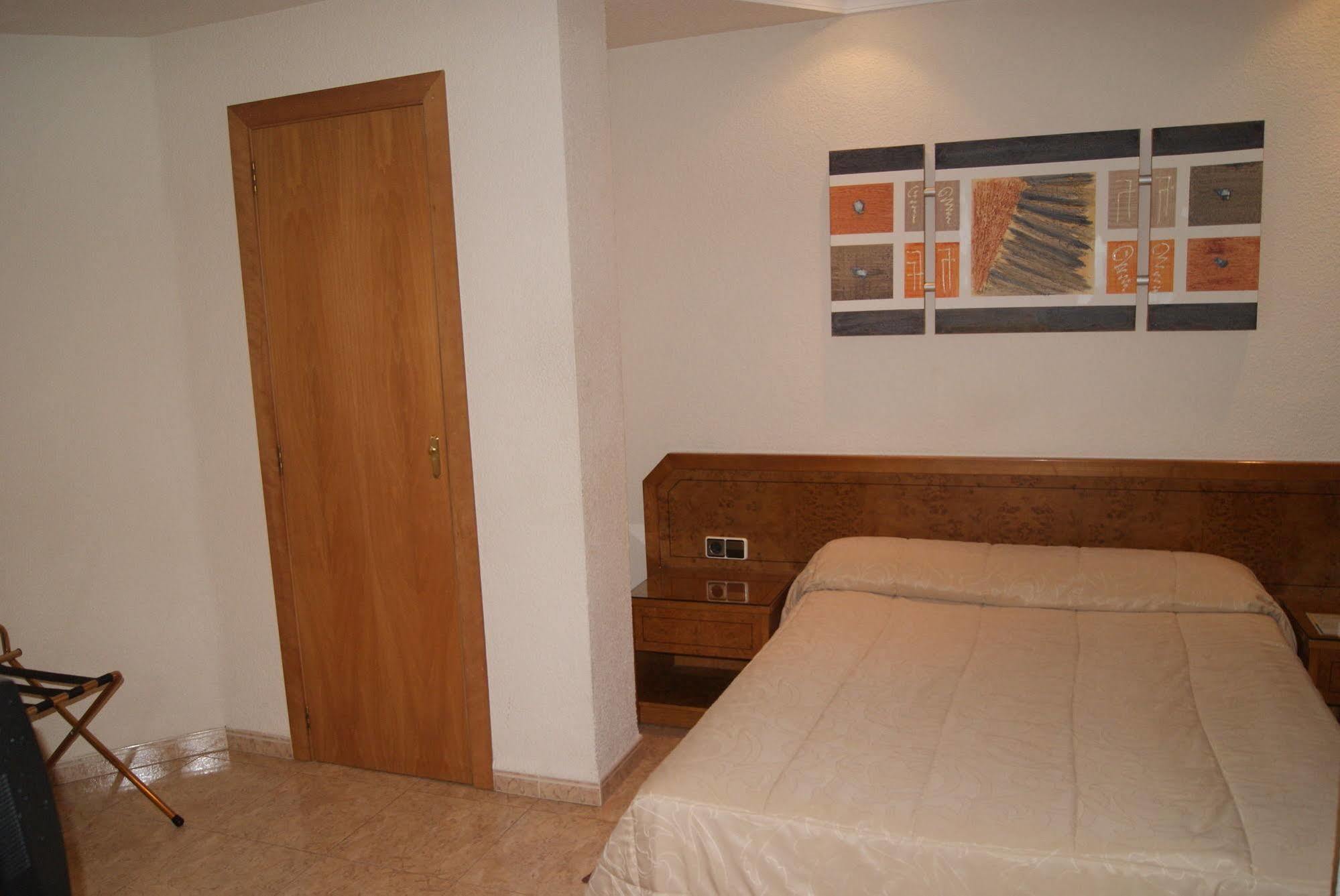 Hostal Moreno Сілья Екстер'єр фото