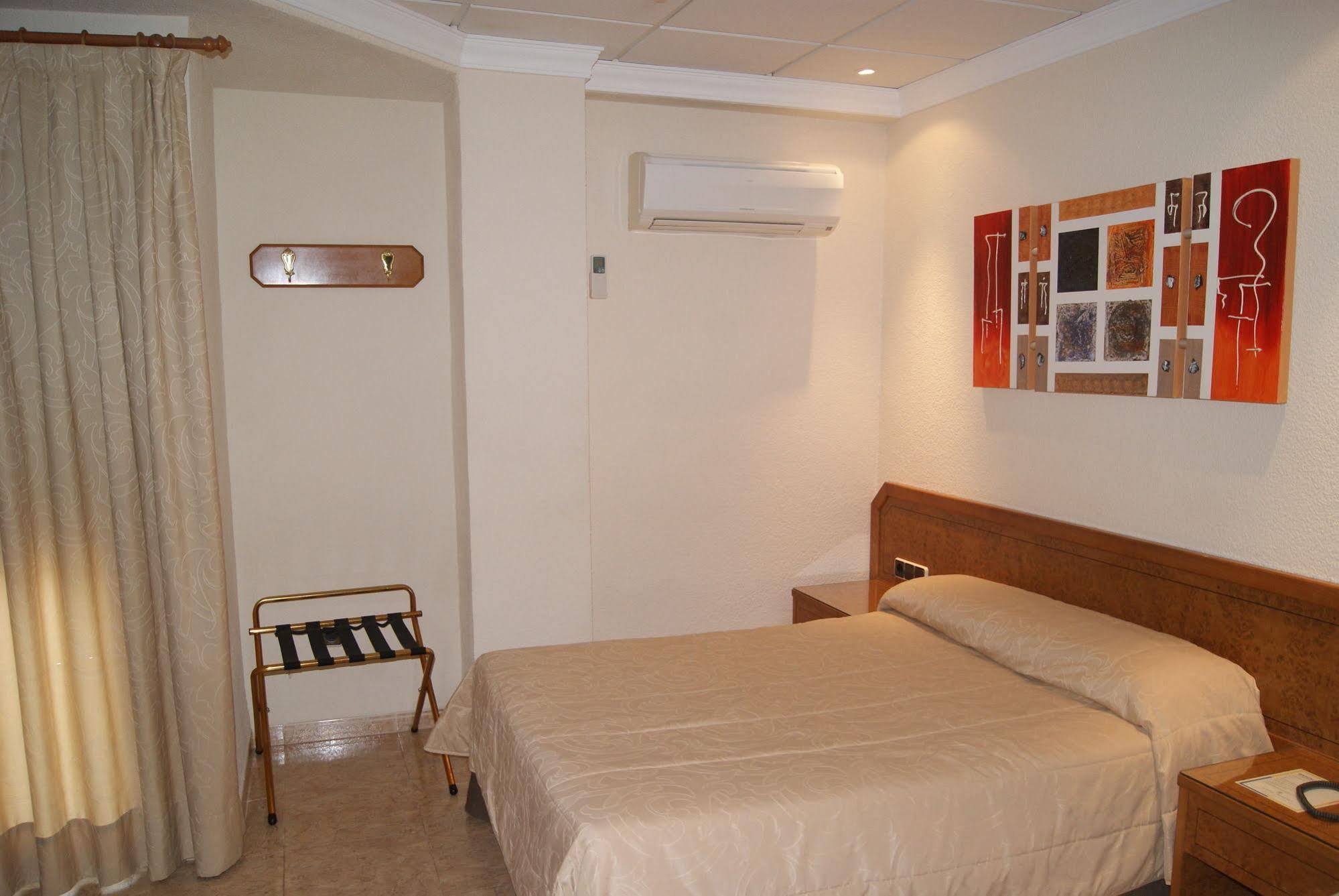 Hostal Moreno Сілья Екстер'єр фото